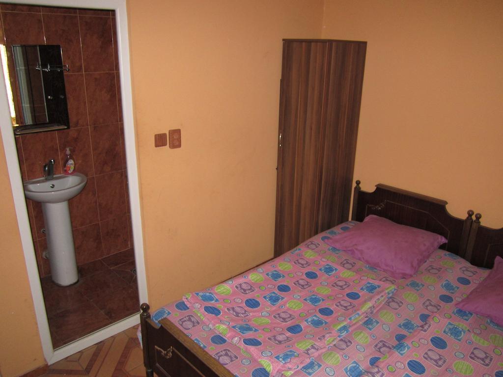 Guesthouse 97 In Batumi Батумі Екстер'єр фото