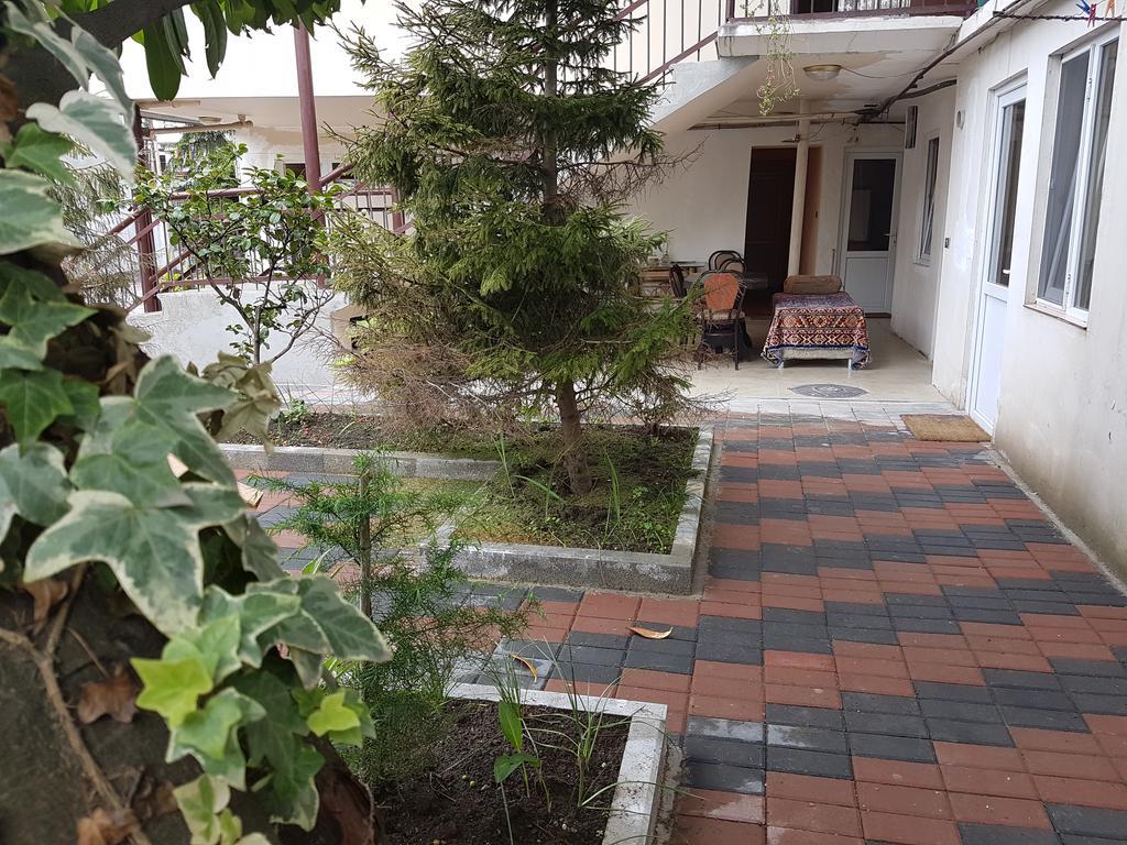 Guesthouse 97 In Batumi Батумі Екстер'єр фото