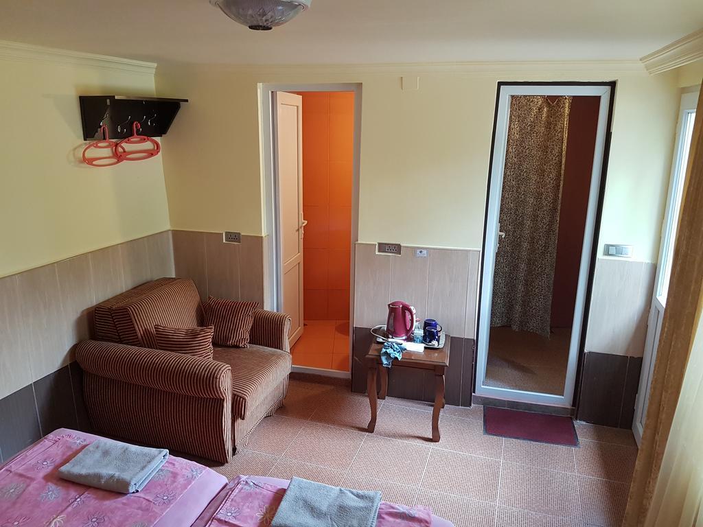 Guesthouse 97 In Batumi Батумі Екстер'єр фото