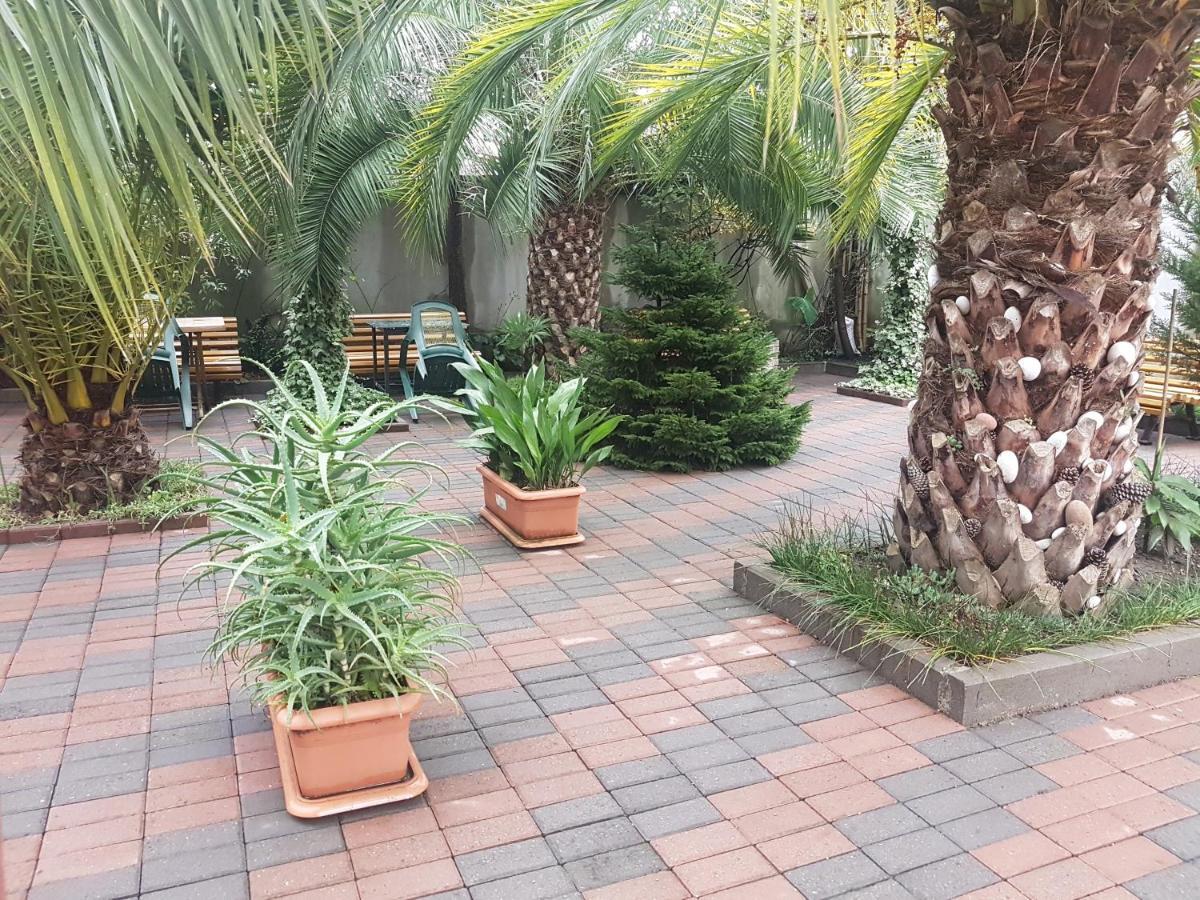 Guesthouse 97 In Batumi Батумі Екстер'єр фото